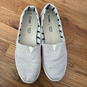 Toms shoes